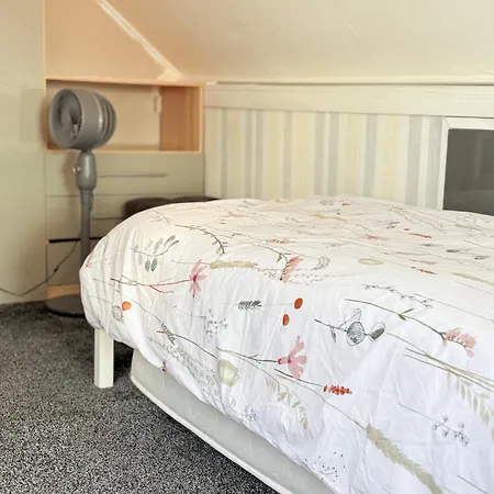 Luton Lodge - Ideal For Short Stay , 5 Mints Drive To Luton Airport , Train Station, Town Centre , Free Street Parking-3